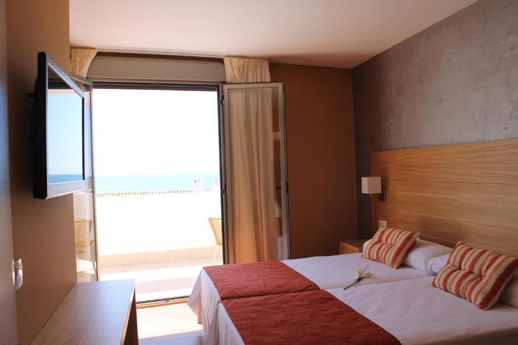 Hotel Carmen لا كالا ذي ميخاس الغرفة الصورة